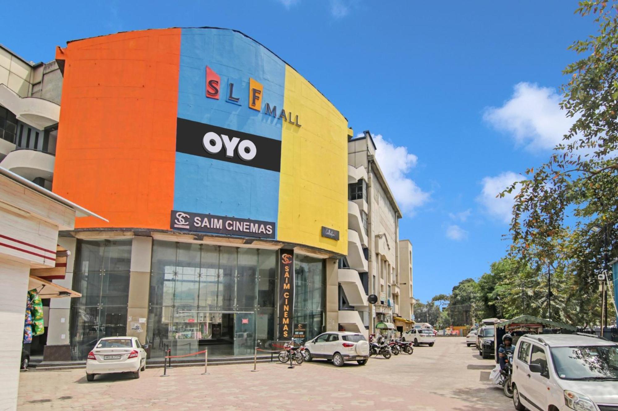 Collection O Slf Mall Sector 30 Hotel Фаридабад Екстериор снимка